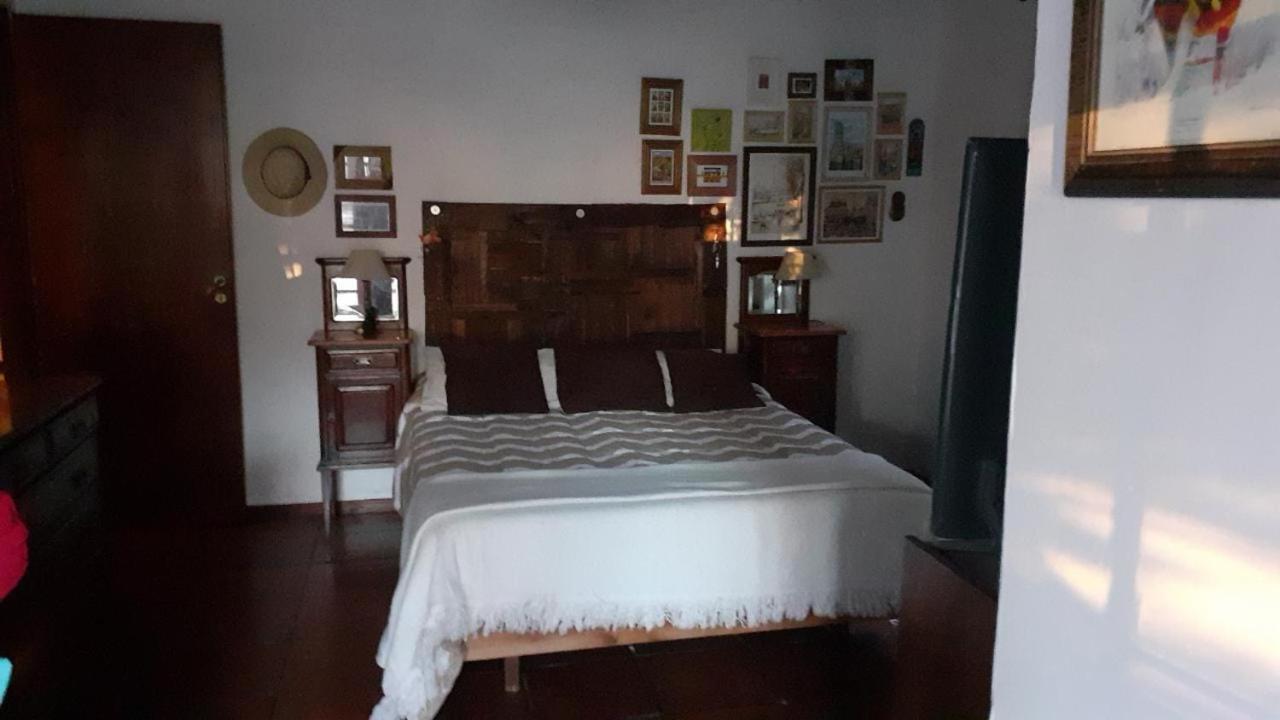 Casa Confortable - Parque Central - Estacionamiento, Patio, 3 Banos, 5 Habitaciones - La Cieneguita 外观 照片