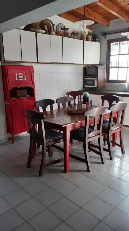 Casa Confortable - Parque Central - Estacionamiento, Patio, 3 Banos, 5 Habitaciones - La Cieneguita 外观 照片