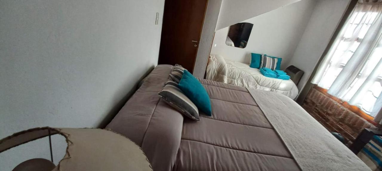 Casa Confortable - Parque Central - Estacionamiento, Patio, 3 Banos, 5 Habitaciones - La Cieneguita 外观 照片